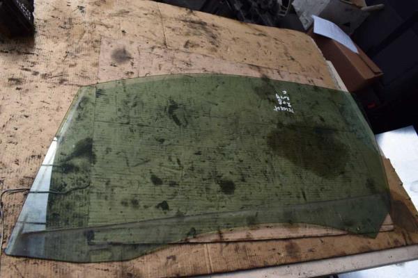 VITRE AVANT GAUCHE PEUGEOT 208 3PORTES 2017 - Vue 1